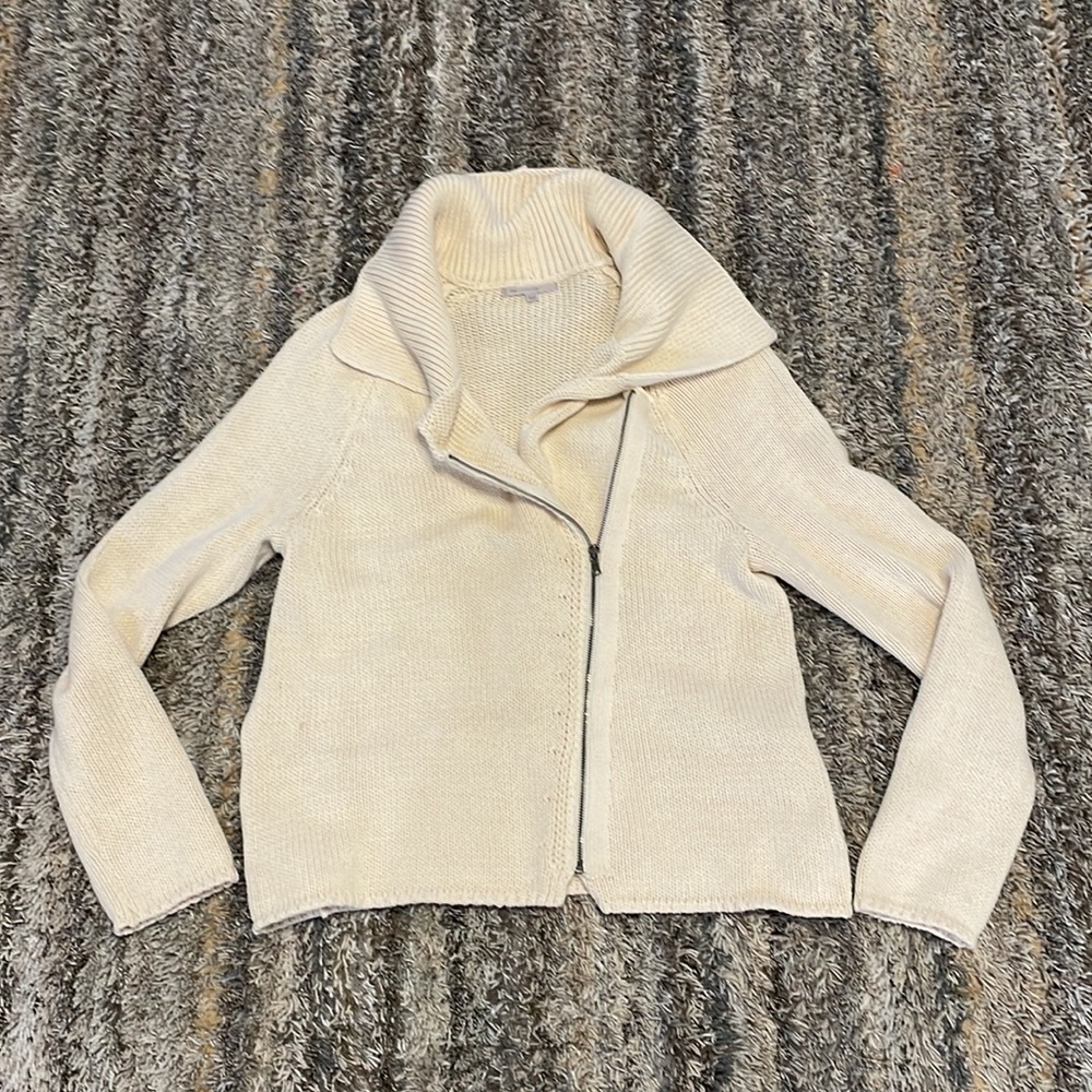 Knitted GAP Zip-up Sweater NWOT. Size XL with pockets